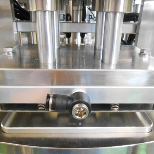 Photo02 of Slurry filling machine rotary type